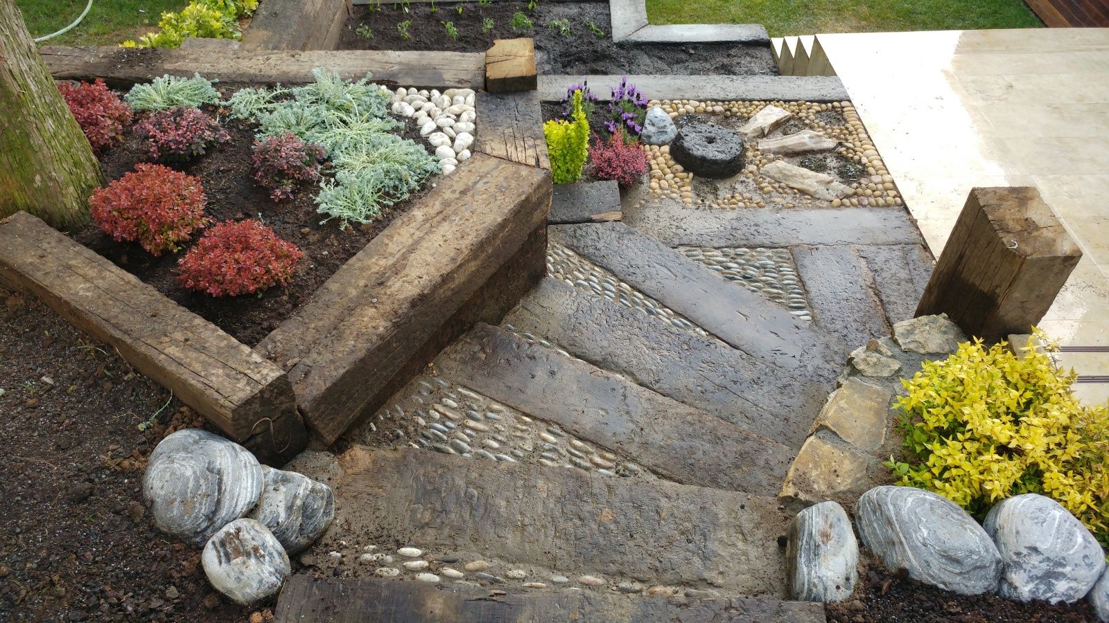 AHŞAP TRAVERS MERDİVEN